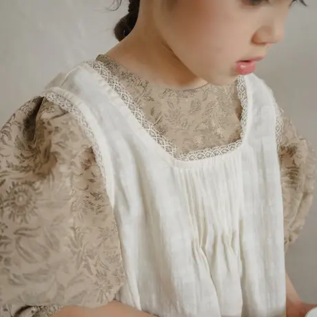 june -little closet-