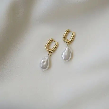 グレイ系選ぶならCesoi Pearl Bar Pierce Gold パールピアス ゴールド 無料配達 Cesoi Pearl Bar Pierce Gold パールピアス ゴールド ピアス(片耳用)