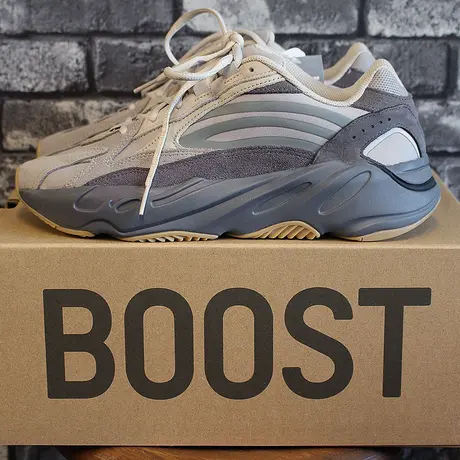 スニーカー専門店beast札幌