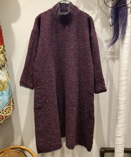 有名な高級ブランド リネン司祭服 ギャザーネックワンピース 葉 手刺繍 アンティークニードルワーク 工芸品 Gdr Adv Br