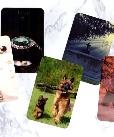 タロットとルノルマンカードのお店 Negro Blanco