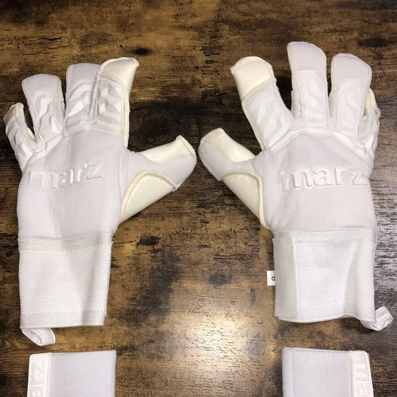 marz キーパーグローブ　newモデル　サイズ各種 marz キーパーグローブ サッカー様 専用2ペアセット new サイズ各種