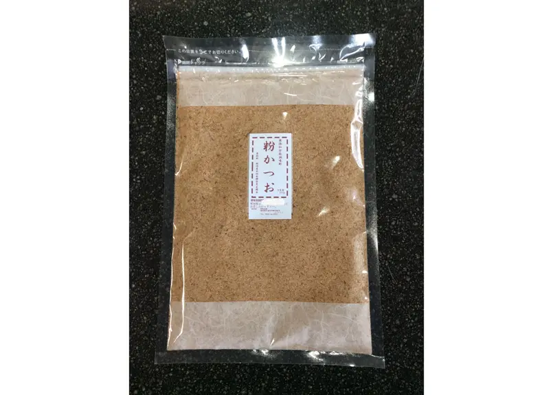 枕崎産荒本鰹節原料　花かつお　２ｋｇ（５００ｇｘ４袋） 枕崎産荒本鰹節原料 花かつお 500g（コンパクト仕様