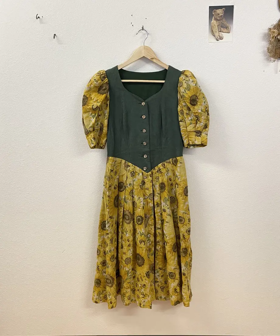 ひまわりのチロルワンピース3853 Anoco No Oheya