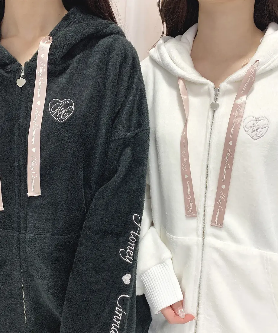613aeb9ee406b809bc7b5d5c