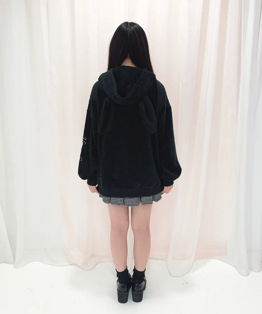 613aeb9ee406b809bc7b5d5c