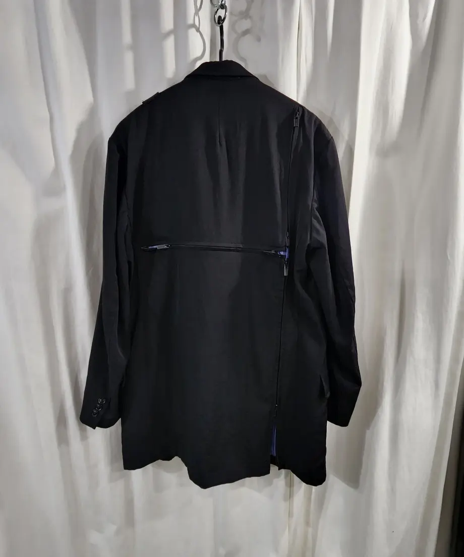 637a11884aed1956b5a8e924
