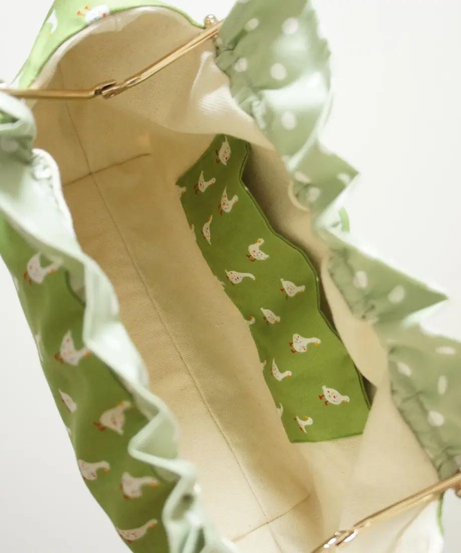 60b90cdca7a5e5793b1aed5e
