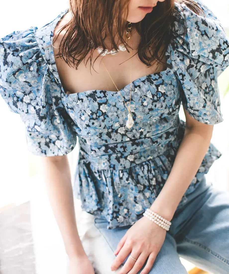 607696ff2305575efd9397ba