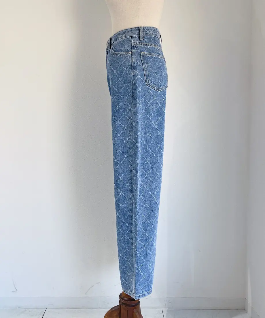 61b056f2cc324350d098bf08