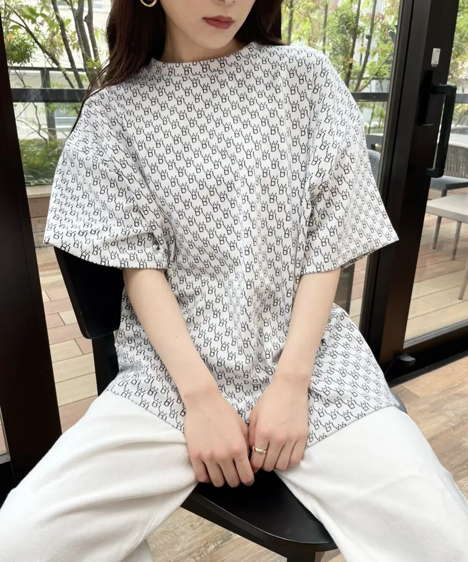 6090b32ae70dc44fbaf012de