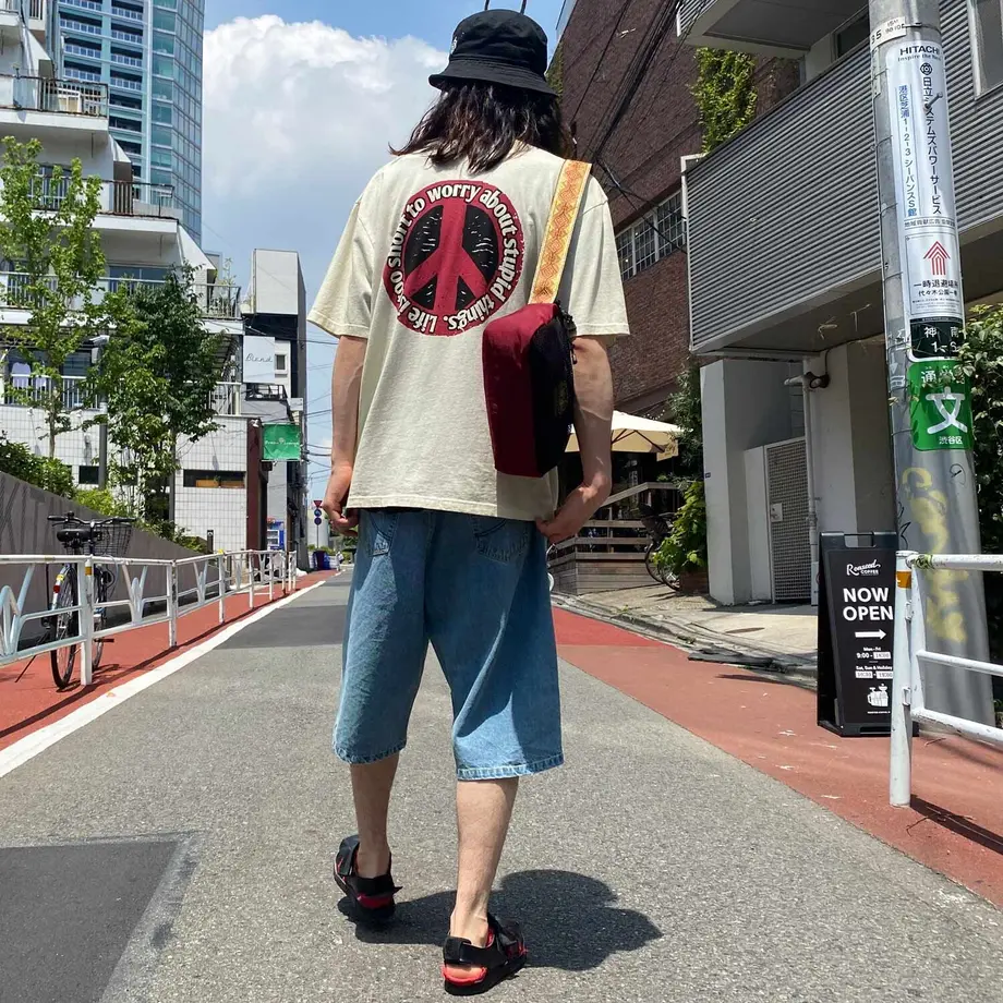 60b09b4250a48a38915234bd