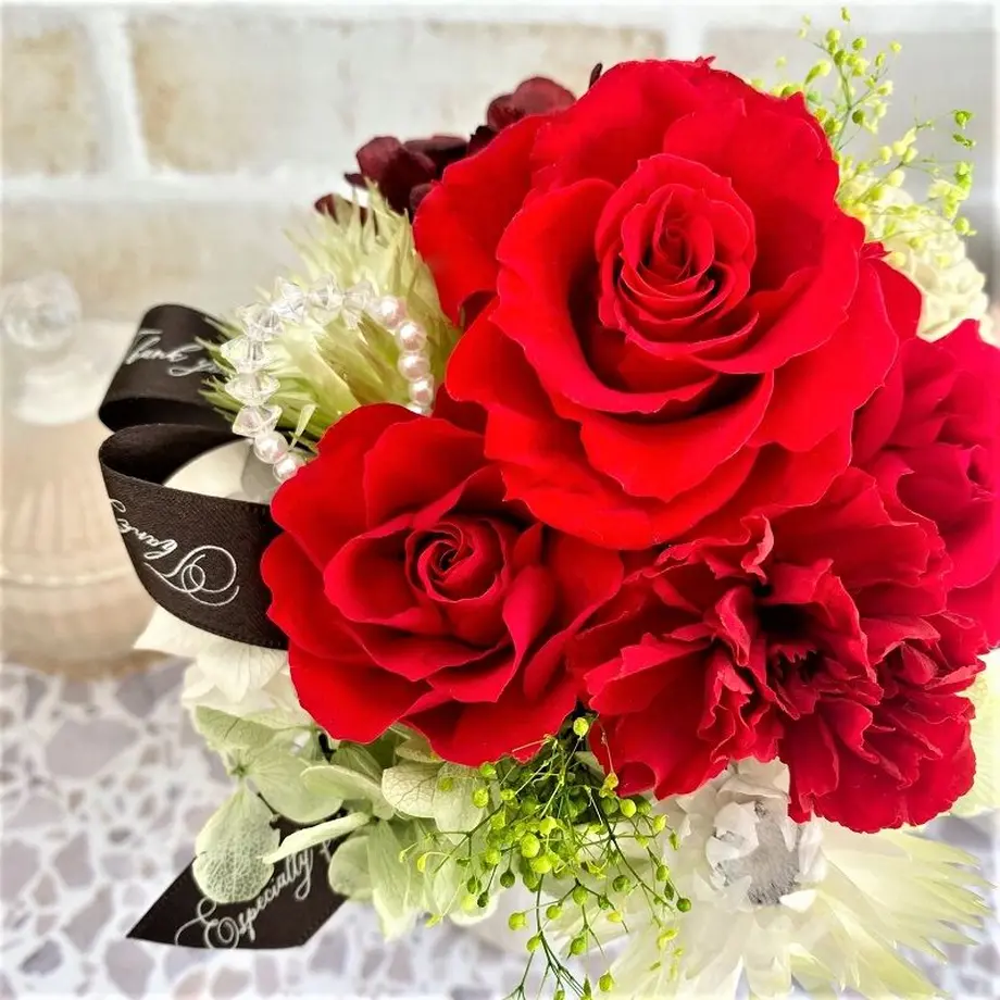 61ee372ddd8d397f9b9fe2a1