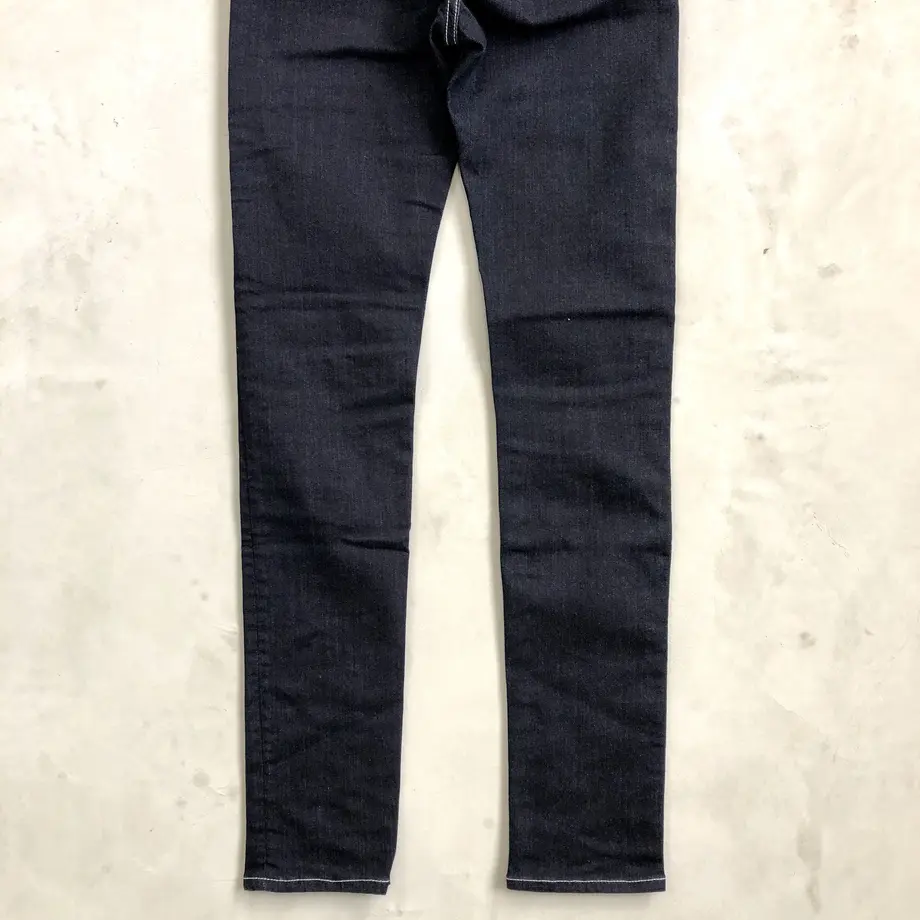 5cb97cb9d211bf0a6b102255