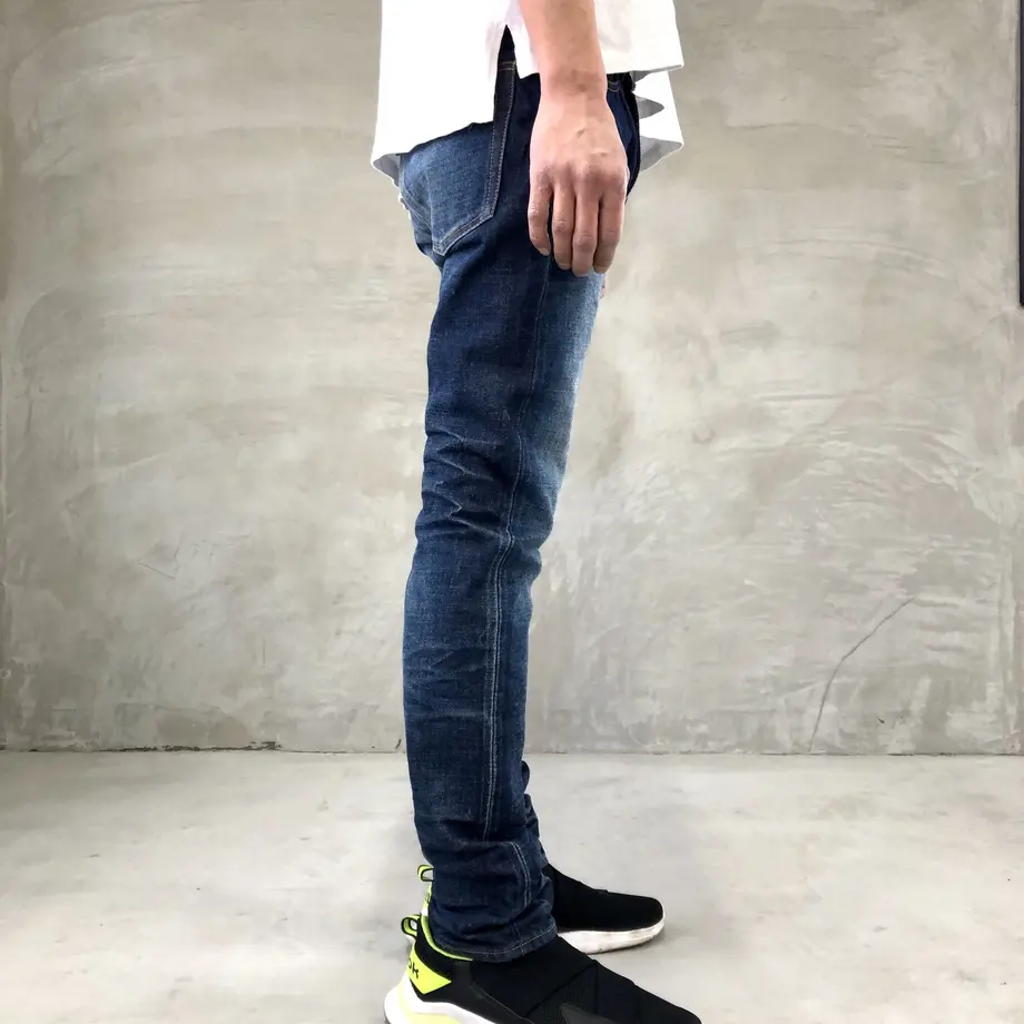 5833d0b3100315a81700079d