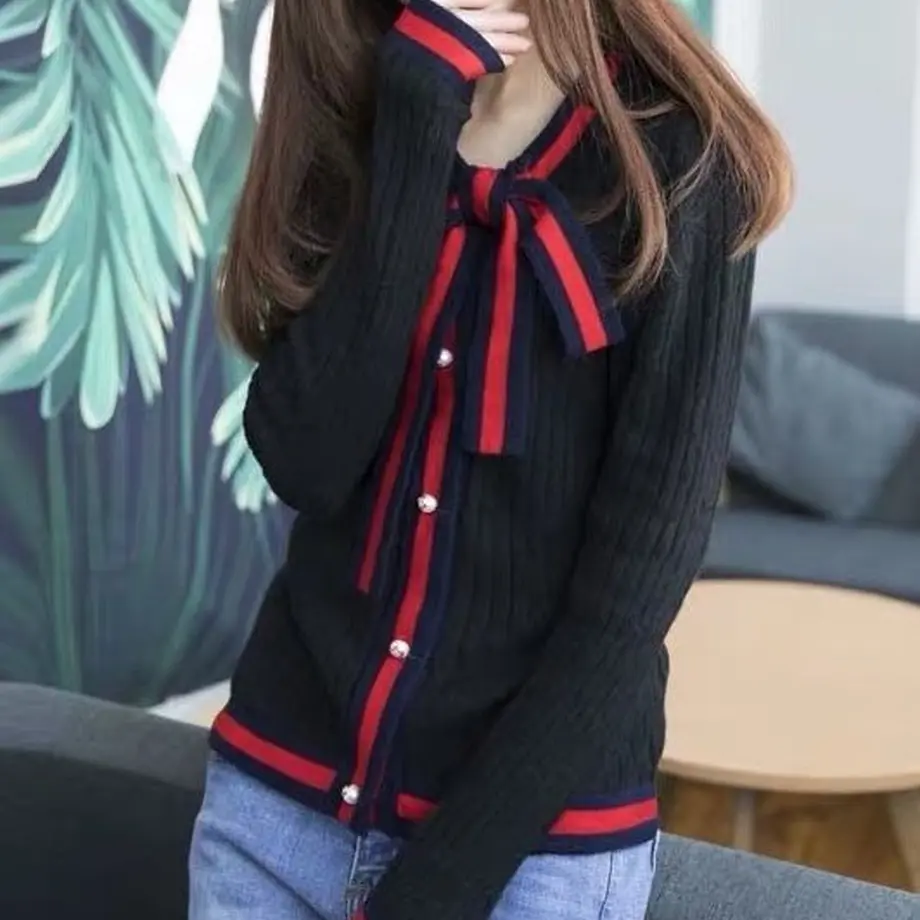 5d60deb2c8084f21a53c8e34
