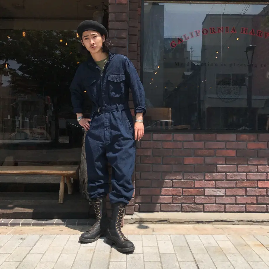 5959d22bc8f22c70d8013798