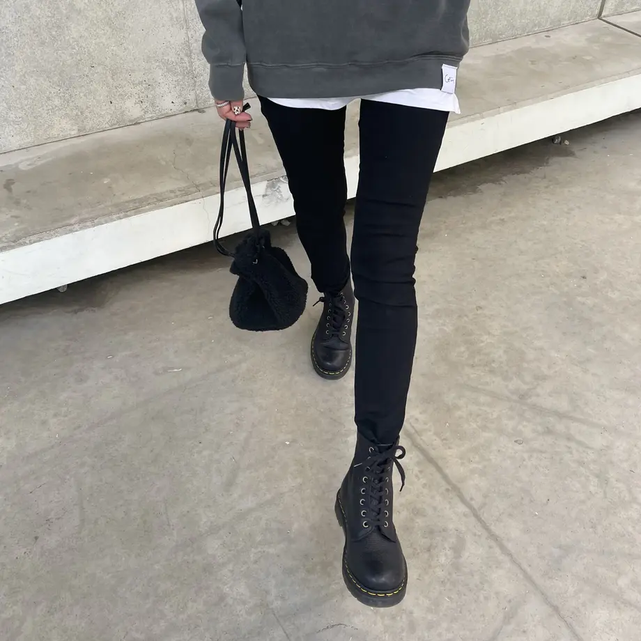 617ff1af0c984607923e22ce
