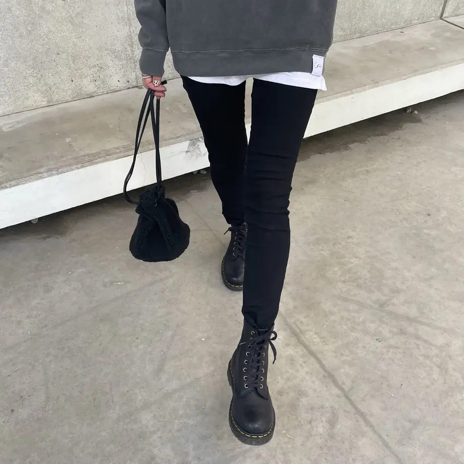 617ff1af0c984607923e22ce