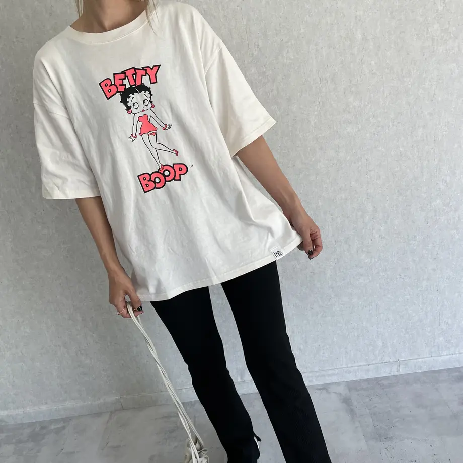 60a713d90e2403383289e200