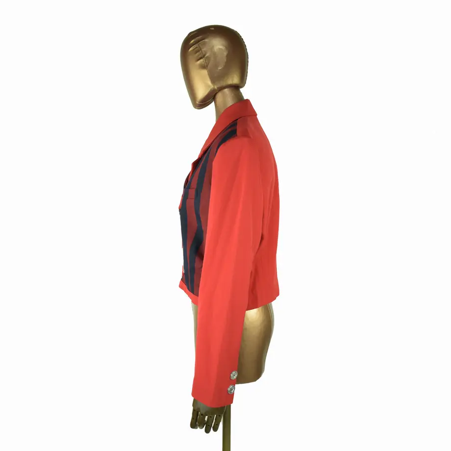 5f23b9bfd3f1675a4ba05ed2