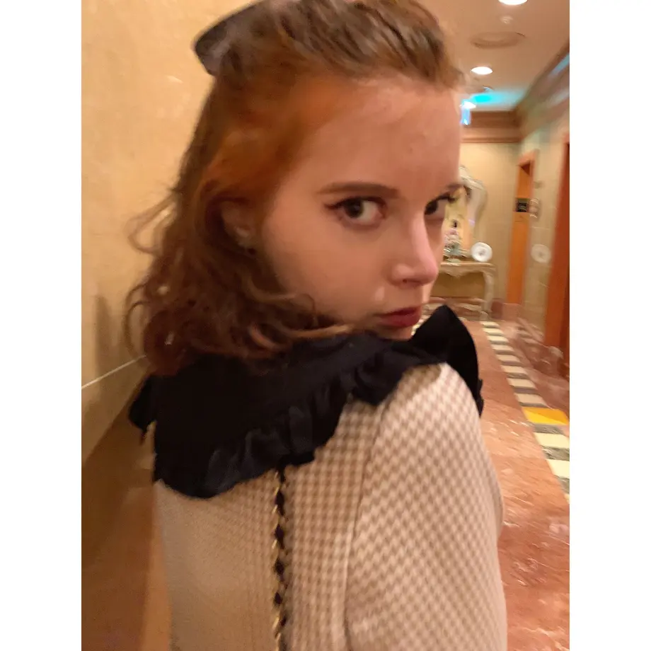 5da42d8f220e756eb1711244