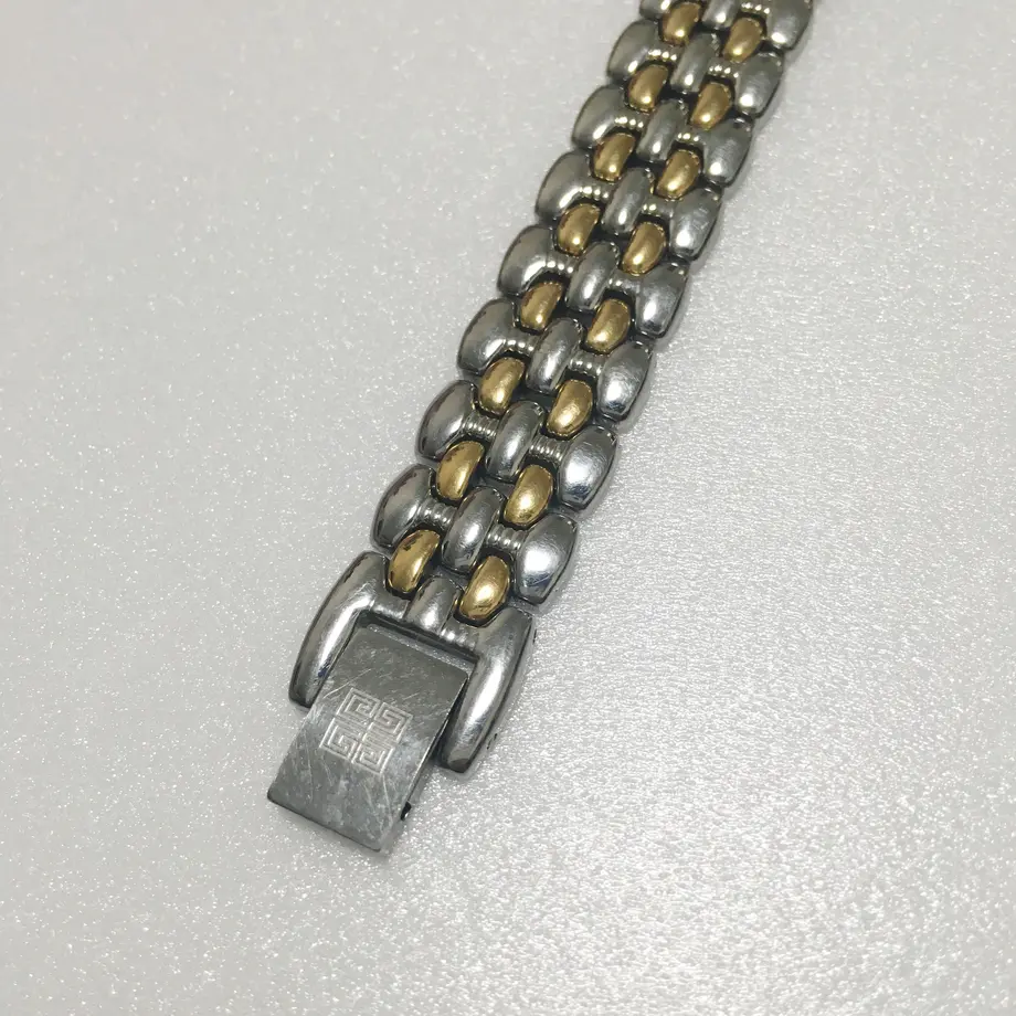 5727dd0241f8e8c1750040ef