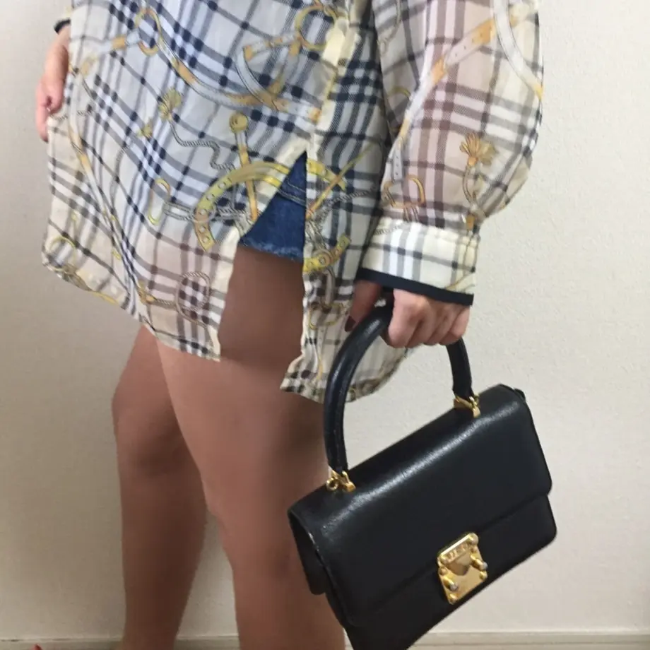 593cb870ed05e67b3a017f87