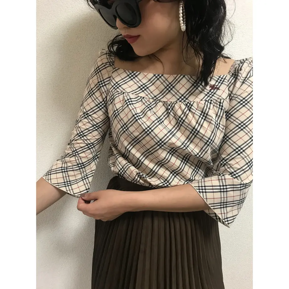 5b8f4749ef843f423200011d
