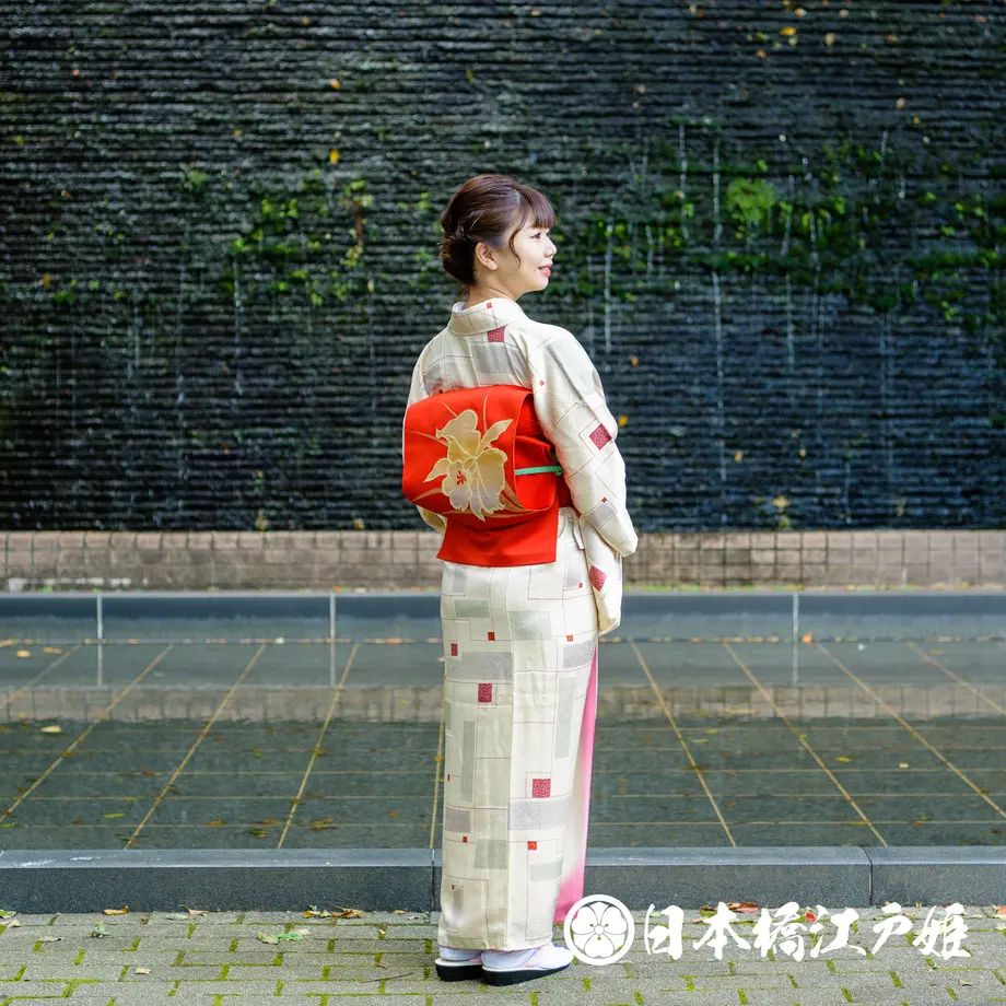 5cf58377d211bf156d5ec7bd