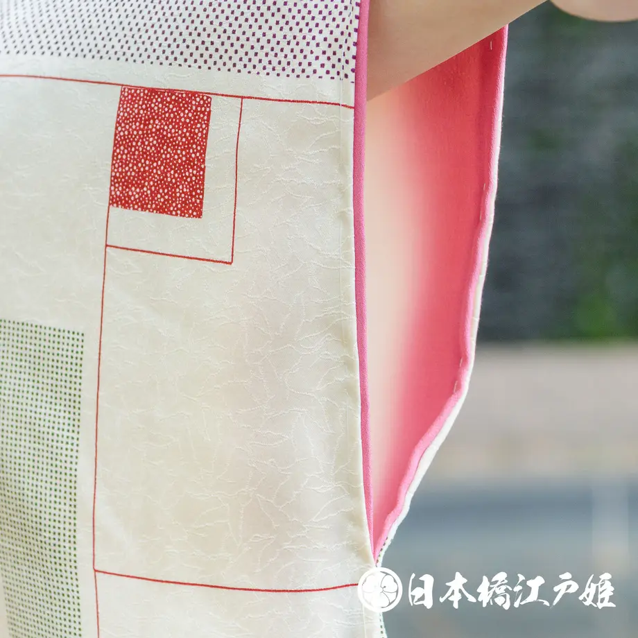 5cf58377d211bf156d5ec7bd