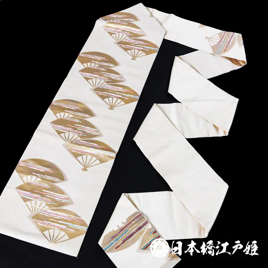 5ce56b0cd211bf0b28851836