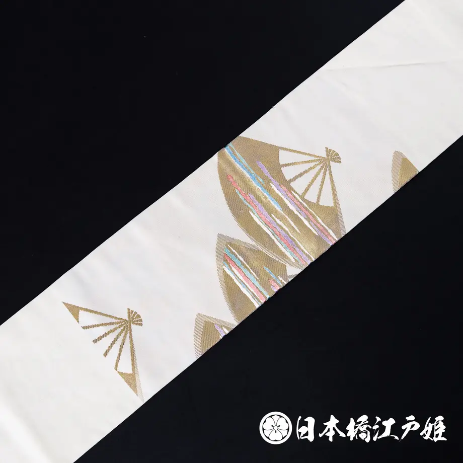 5ce56b0cd211bf0b28851836