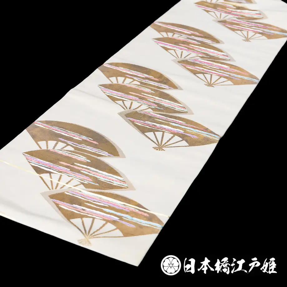 5ce56b0cd211bf0b28851836
