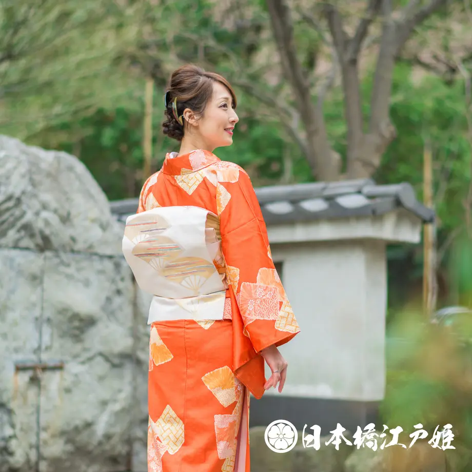 5ce56b0cd211bf0b28851836