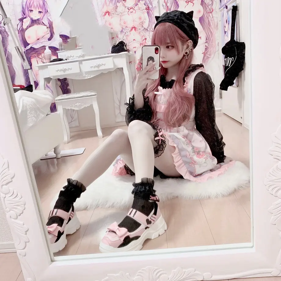 5f5b7b493ae0f4381e82db1e