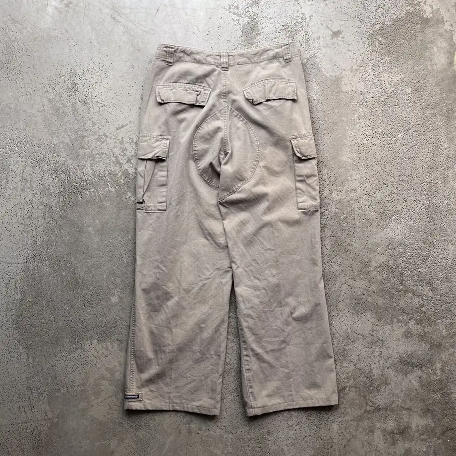 637db8b24aed1978126a7046