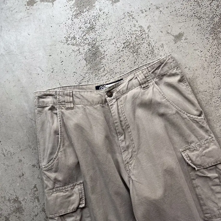 637db8b24aed1978126a7046