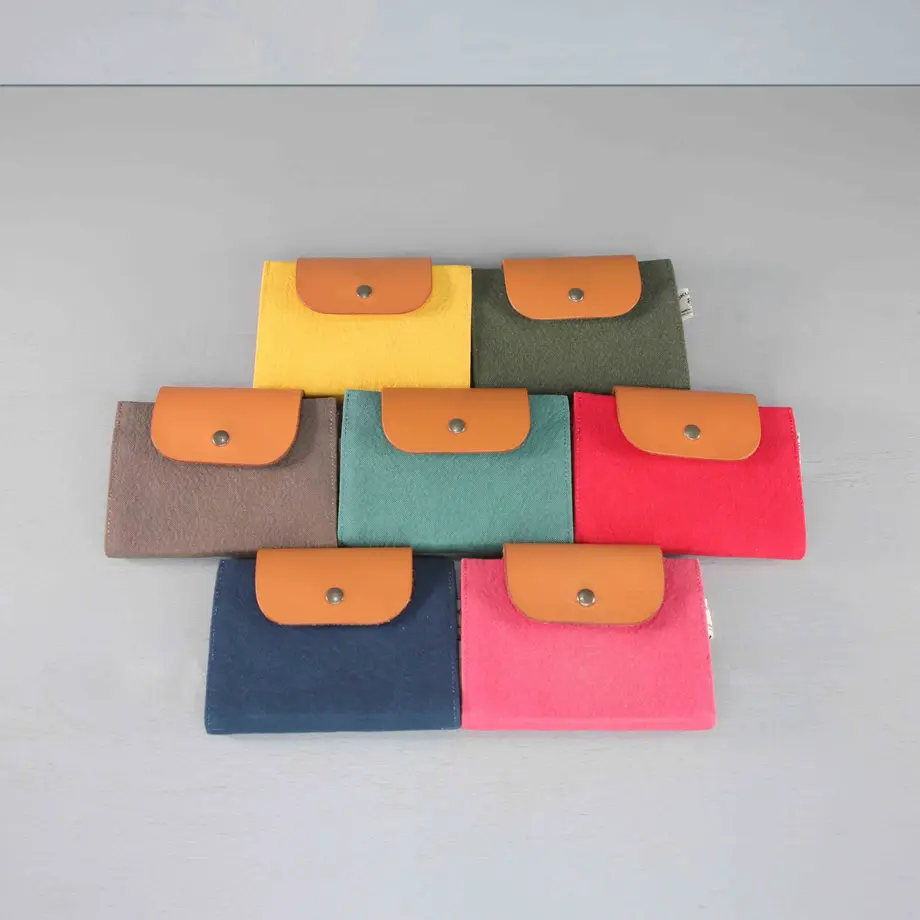 569b6fad3cd482f69200b308