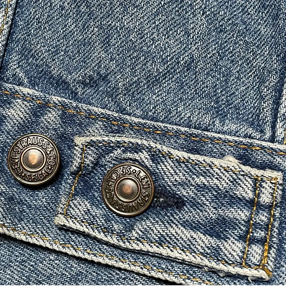 61604f1751244e26f922dfde