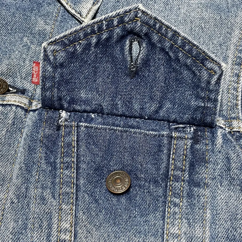 61604f1751244e26f922dfde