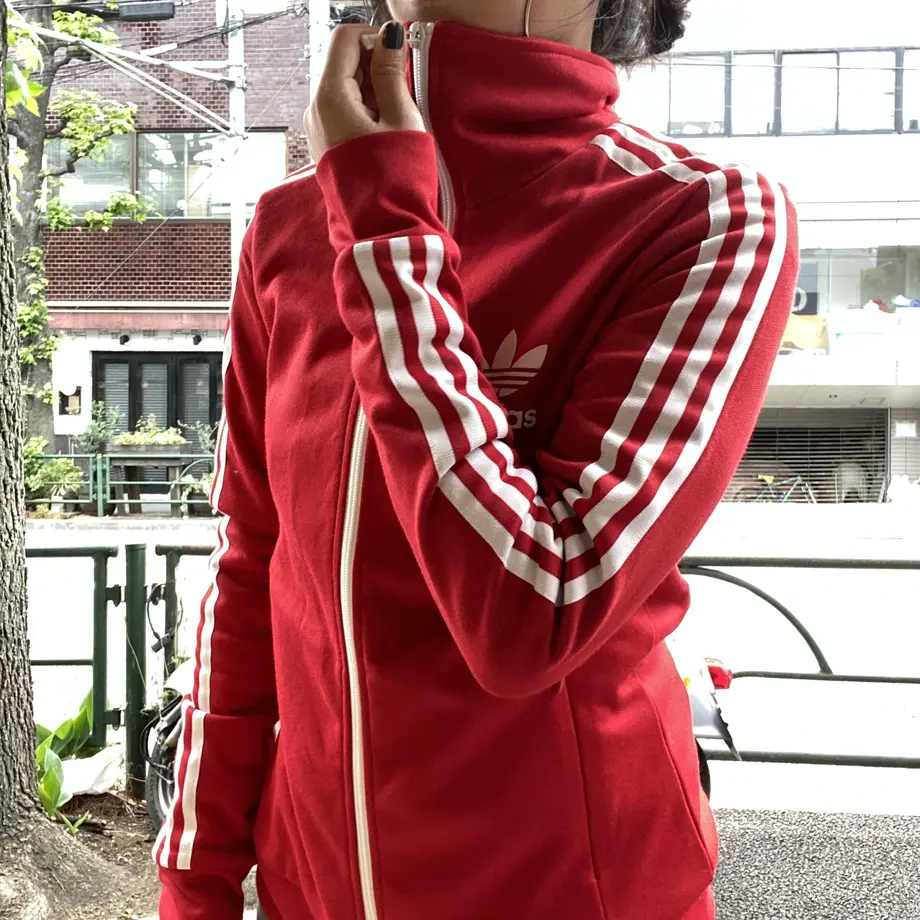 60548f0a9dbfee3c3e4a453a