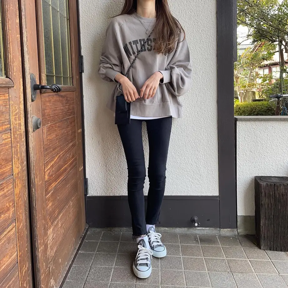 6195ae3030344b31a3a3e207