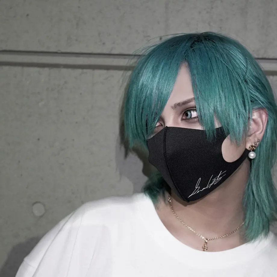 60e1b949223ead74b251b774
