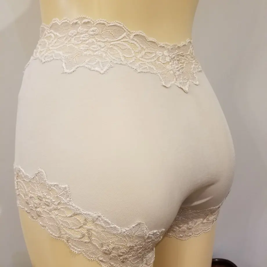 62fde9d6b8215641a7725911