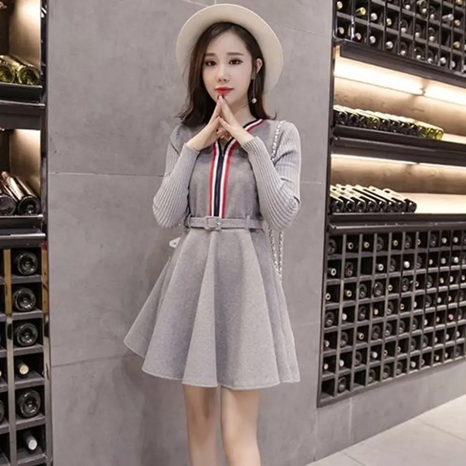 ワンピース トリコロールでスレアスカートがふんわり可愛いニットワンピース Hdfks