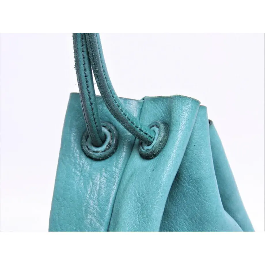 60c6b3112bf9017a36d153a5