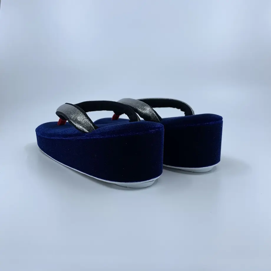 5d34051f2e89b72b2d68f6f7
