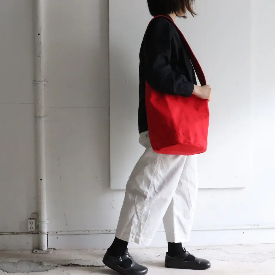 5bfb79472a28624ea90000f3