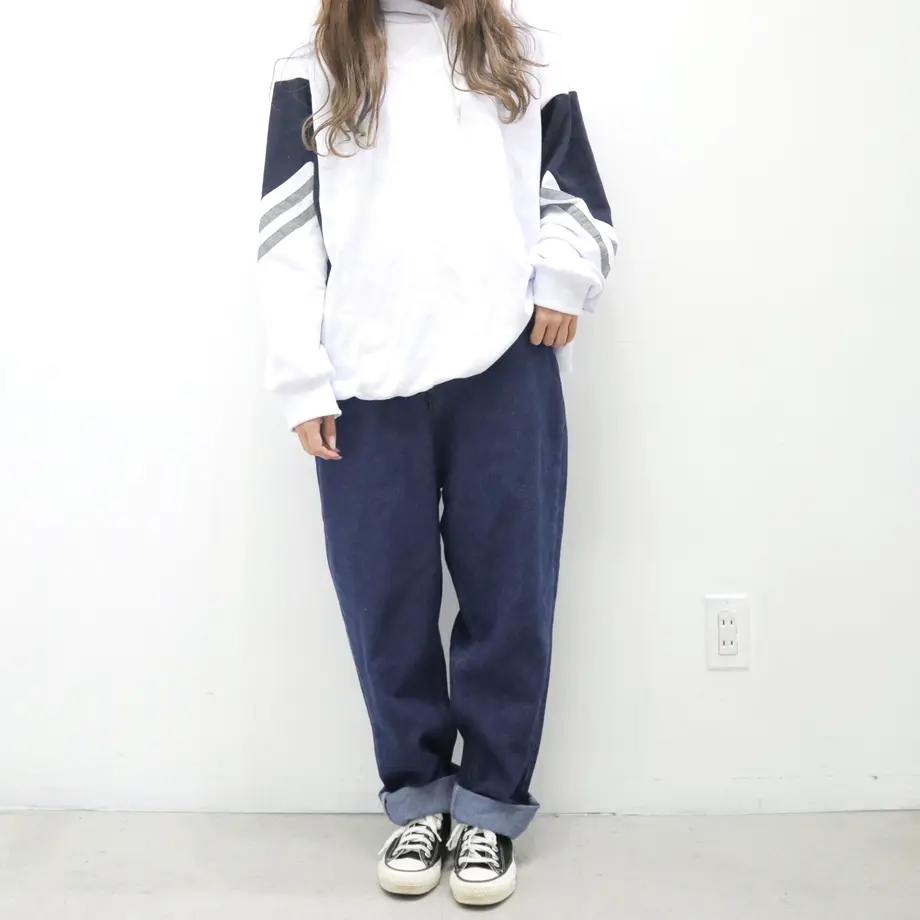 5d5657b9687462318d6fb59f